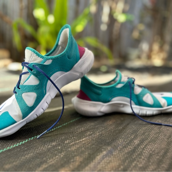 Made for you Tiffany! Custom Nike Free Running Shoe - Picture 4 of 11